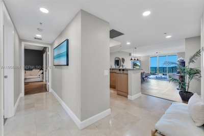 Comprar apartamento no One Fifty One at Biscayne 2201
