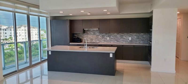 Condo for sale at Midtown Doral 504