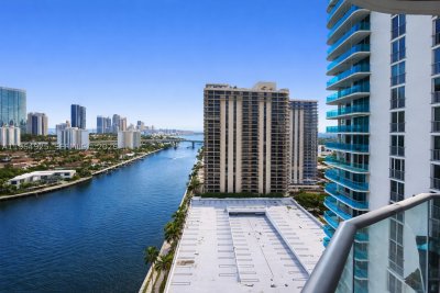 Comprar apartamento no Turnberry Isle 20G