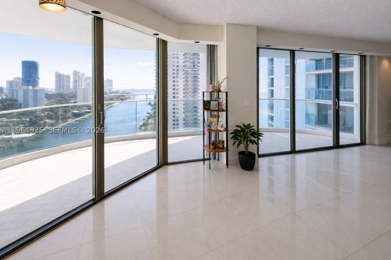 Comprar apartamento no Turnberry Isle 20G