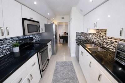 Comprar apartamento no Turnberry Isle 20G