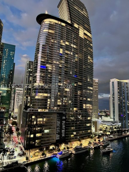 Condo for sale at Icon Brickell Tower I 1715