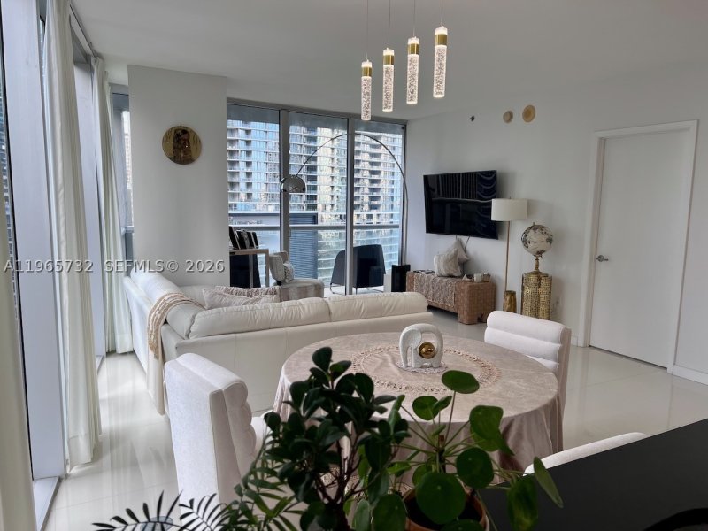 Condo for sale at Icon Brickell Tower I 1715