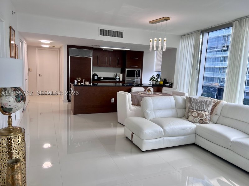 Condo for sale at Icon Brickell Tower I 1715