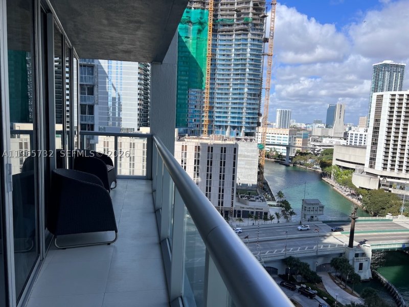 Condo for sale at Icon Brickell Tower I 1715