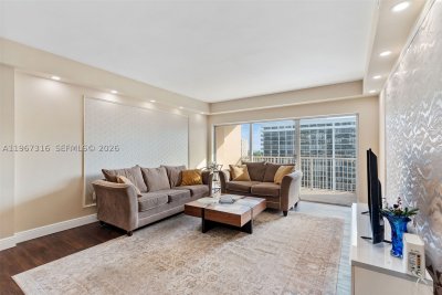 The Hemispheres Apt #9G