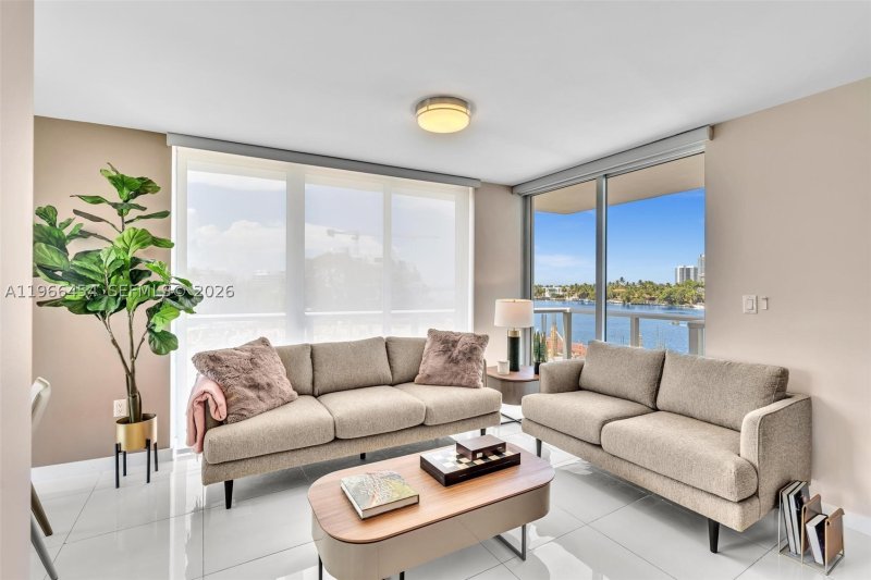 Alquiler de apartamento en Alana Bay Harbor Island 403