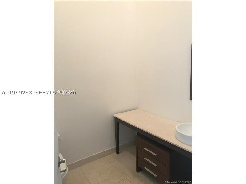 Condo for sale at Icon Brickell Tower I 1504