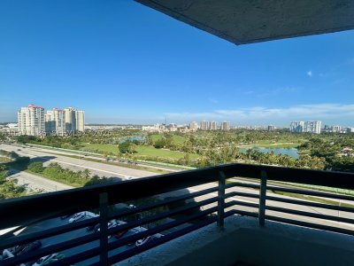 Comprar apartamento en Mystic Pointe 600 1607