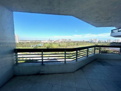 Comprar apartamento en Mystic Pointe 600 1607