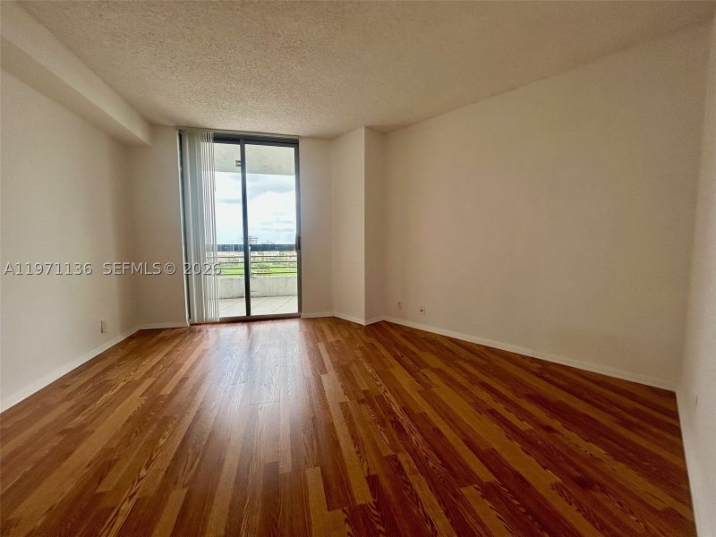 Comprar apartamento en Mystic Pointe 600 1607