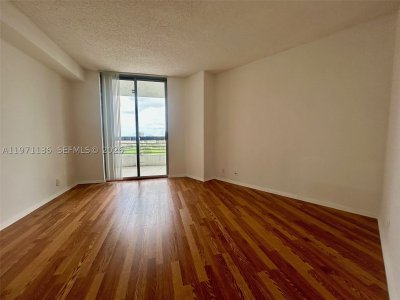 Comprar apartamento en Mystic Pointe 600 1607