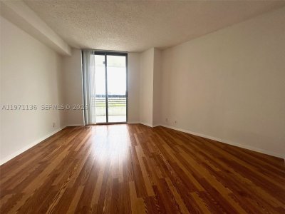 Comprar apartamento en Mystic Pointe 600 1607