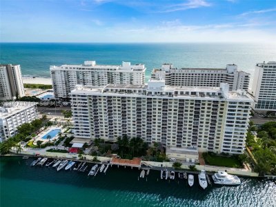 5600 Collins Apt #7Y