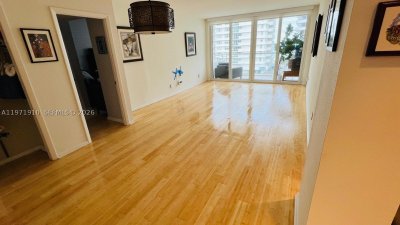 Comprar apartamento no 5600 Collins 7Y