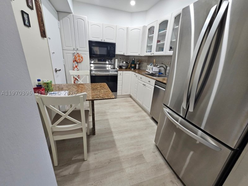 Condo for sale at Arlen House 2101