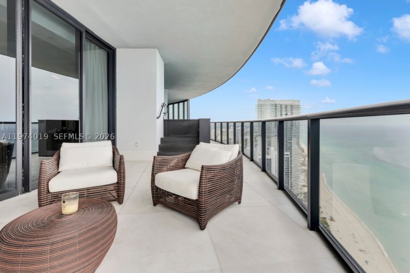 Condo for sale at Porsche Design Tower 4605