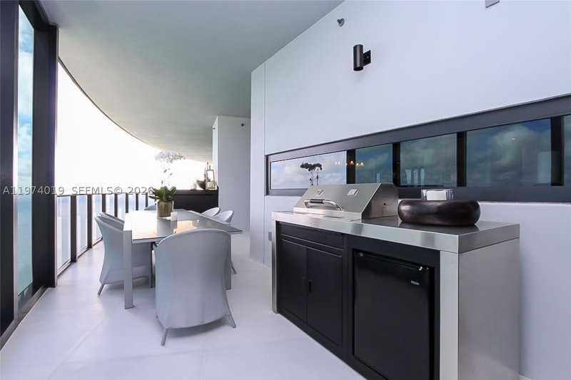 Condo for sale at Porsche Design Tower 4605