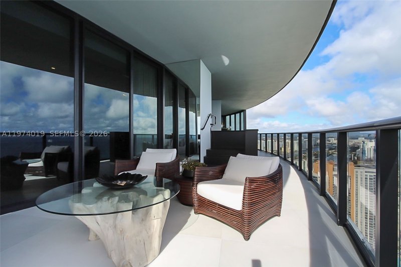 Condo for sale at Porsche Design Tower 4605