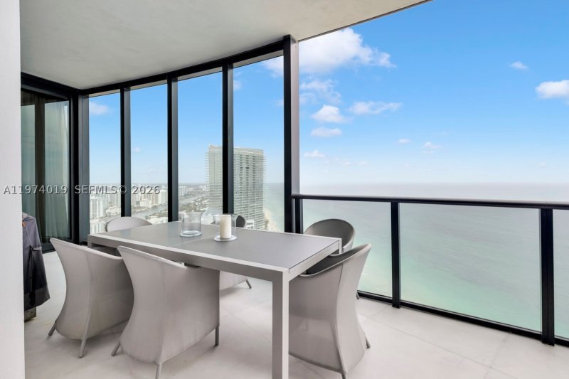 Condo for sale at Porsche Design Tower 4605