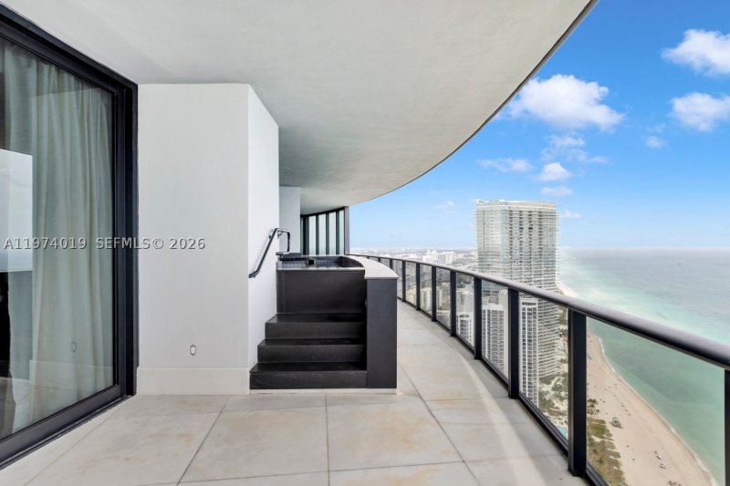 Condo for sale at Porsche Design Tower 4605