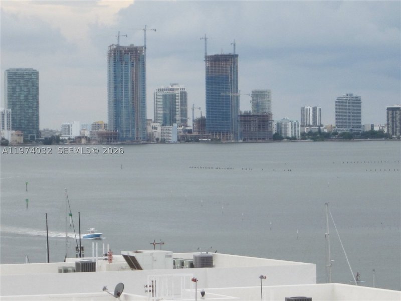 Condo for sale at West Bay Plaza 1107