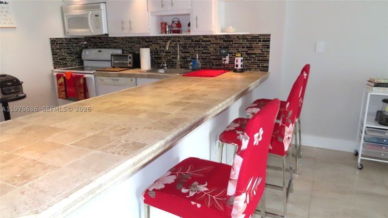 Apartment for rent at Arlen Beach 803