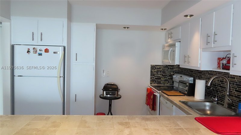 Apartment for rent at Arlen Beach 803