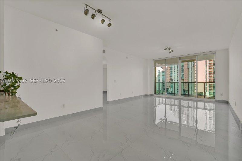 Comprar apartamento en Aventura Marina 1108
