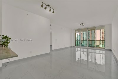 Comprar apartamento en Aventura Marina 1108