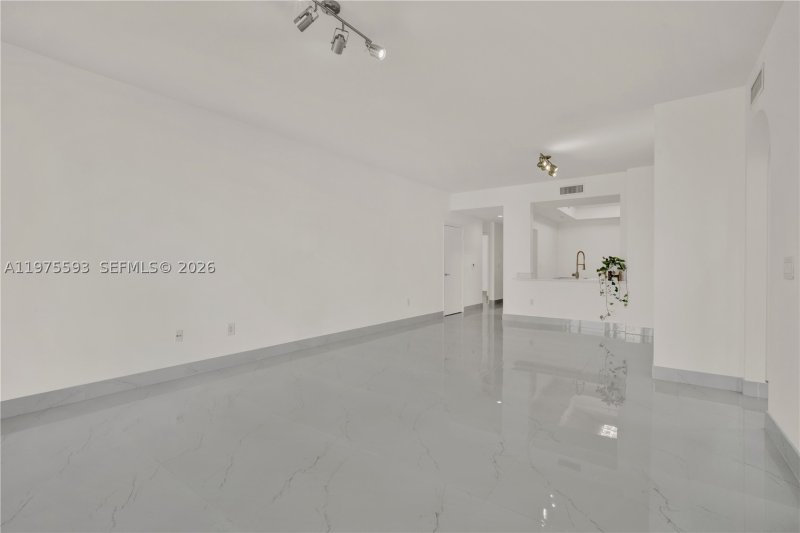 Comprar apartamento en Aventura Marina 1108
