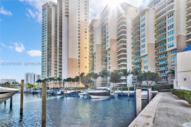 Comprar apartamento en Aventura Marina 1108