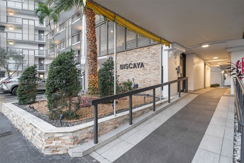 Condo for sale at Biscaya 311