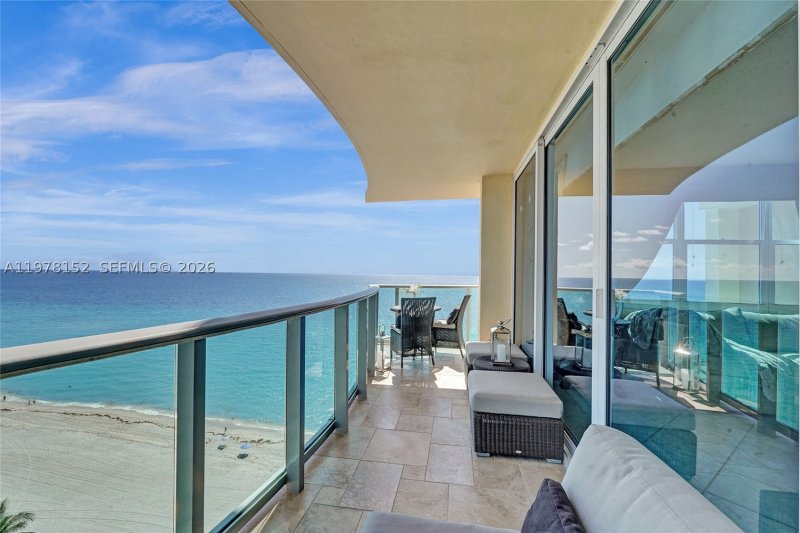 Alquiler de apartamento en The Wave Condo 1510