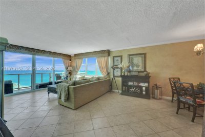 Alquiler de apartamento en The Wave Condo 1510
