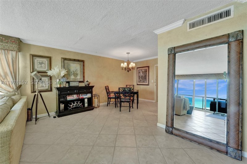 Alquiler de apartamento en The Wave Condo 1510