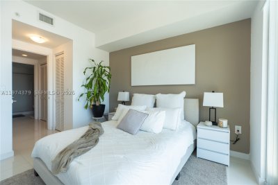 Comprar apartamento no Midtown Doral 721
