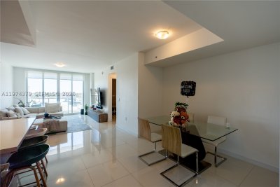Comprar apartamento no Midtown Doral 721