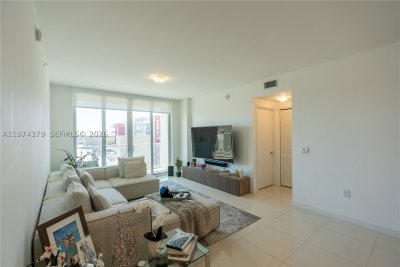 Comprar apartamento no Midtown Doral 721