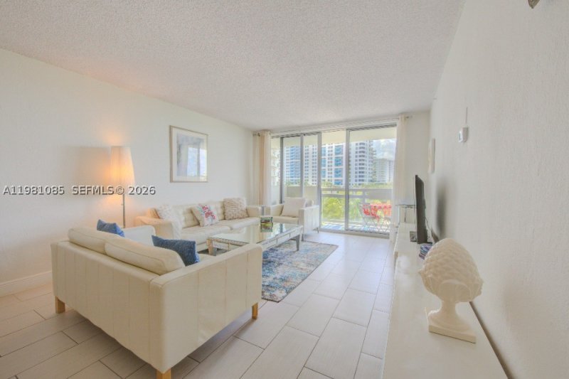 Apartment for rent at Flamingo 528S