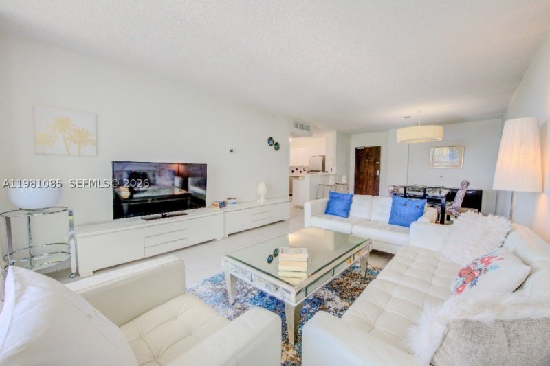 Apartment for rent at Flamingo 528S