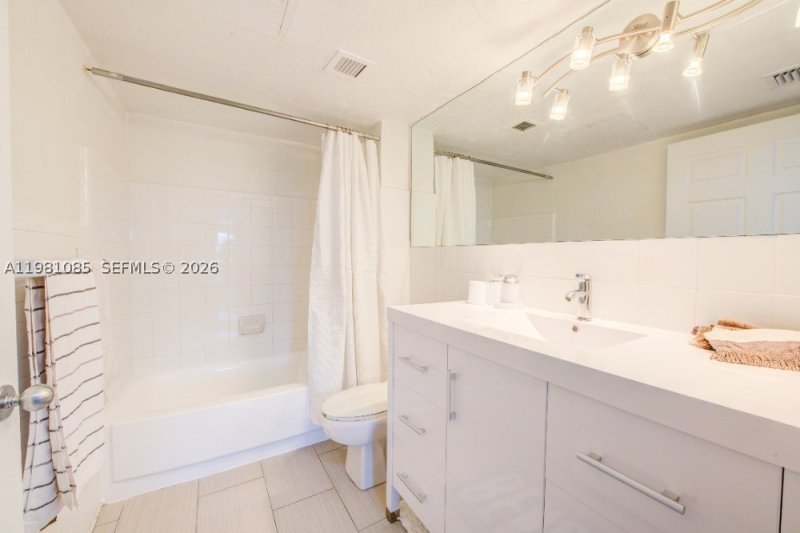 Apartment for rent at Flamingo 528S