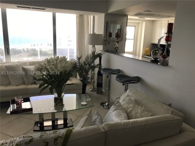 Aluguel de apartamento no Vantage View 1208