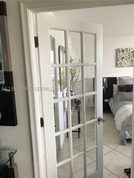 Apartment for rent at Vantage View 1208