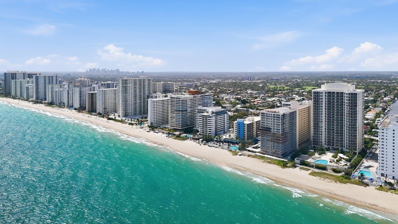 Condo for sale at The Galleon 305