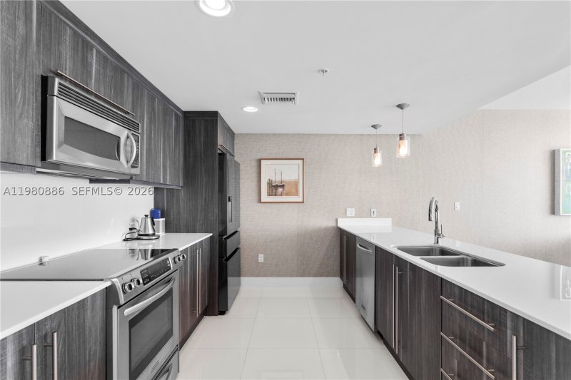 Condo for sale at Onyx On The Bay 2102