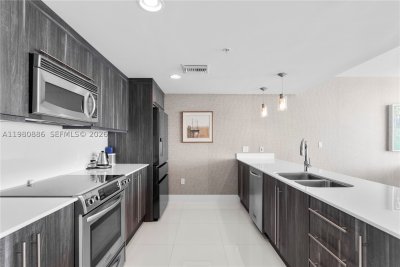Comprar apartamento en Onyx On The Bay 2102
