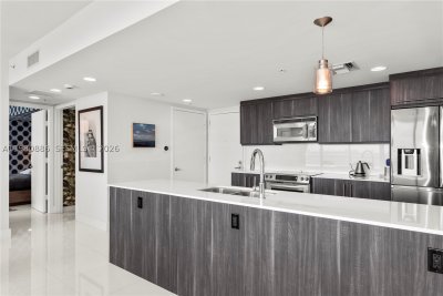 Comprar apartamento en Onyx On The Bay 2102