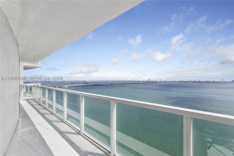 Condo for sale at Onyx On The Bay 2102