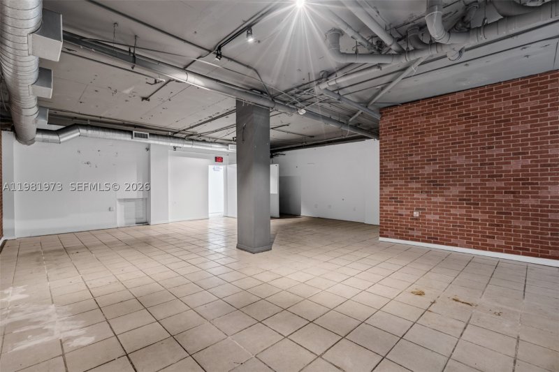 Condo for sale at Lincoln Towers C-1B